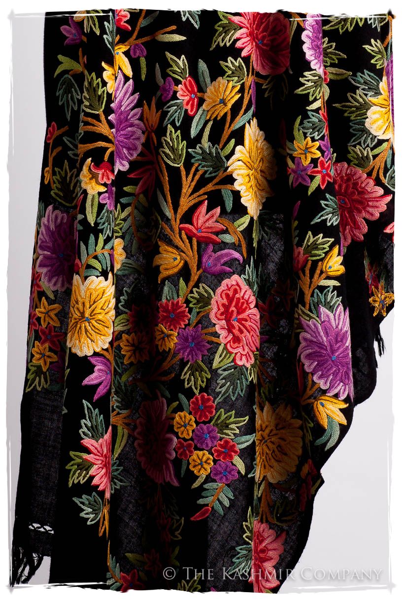 Fleur du Dahlia Doux Noir Renoirs Dream Shawl