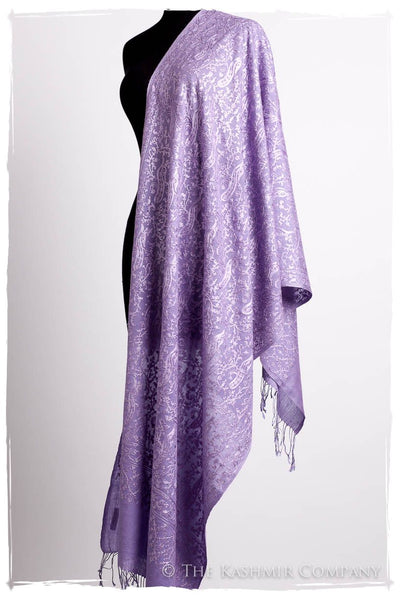 The Célébration Fabuleuse Lilac Jardin Shawl