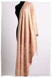 The Célébration Fabuleuse Crème de Pêche Shawl
