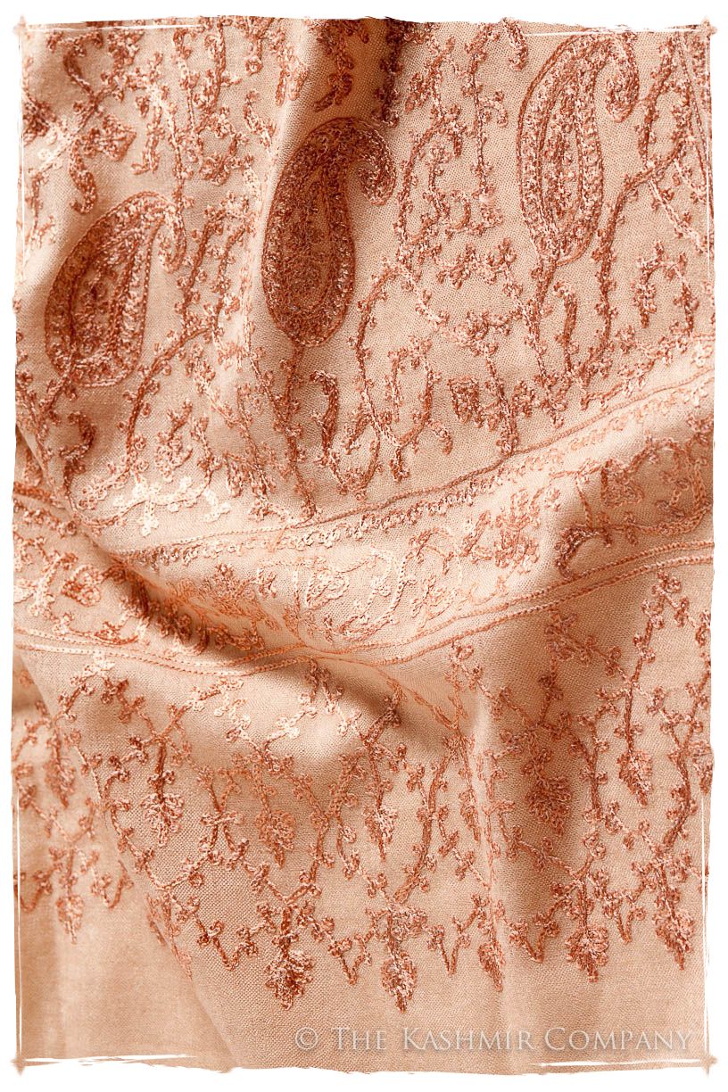 The Célébration Fabuleuse Crème de Pêche Shawl