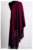 The Célébration Fabuleuse Rouge Bleu Shawl