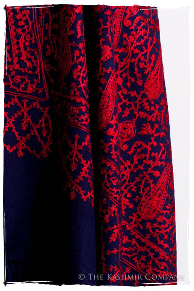 The Célébration Fabuleuse Rouge Bleu Shawl