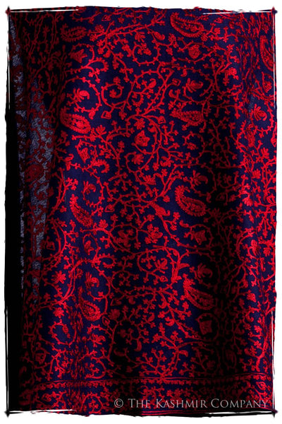 The Célébration Fabuleuse Rouge Bleu Shawl