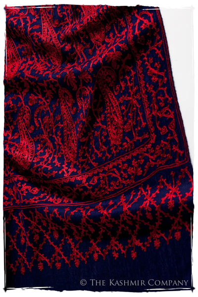 The Célébration Fabuleuse Rouge Bleu Shawl