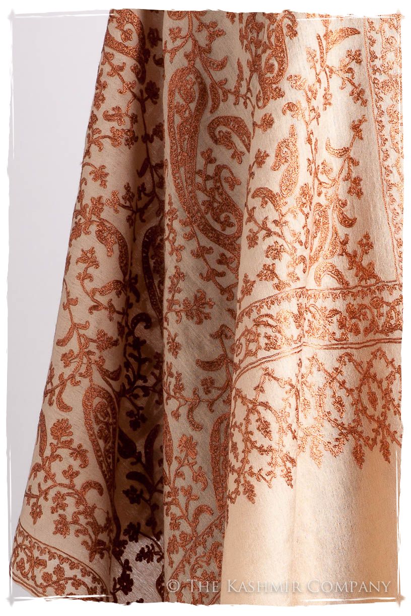The Célébration Fabuleuse Francis Shawl