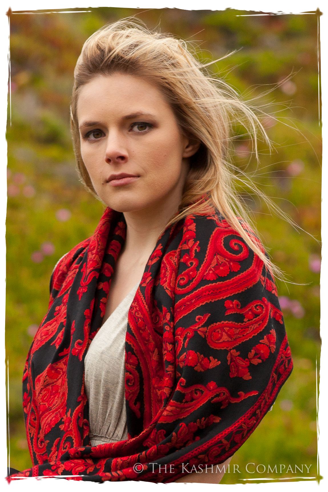 Rococo Royale Rouge Palais Antiquaires Shawl